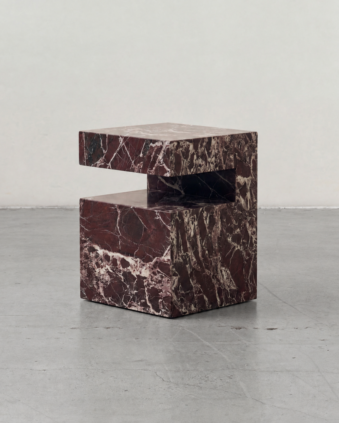 Rosso Levanto Qubic table